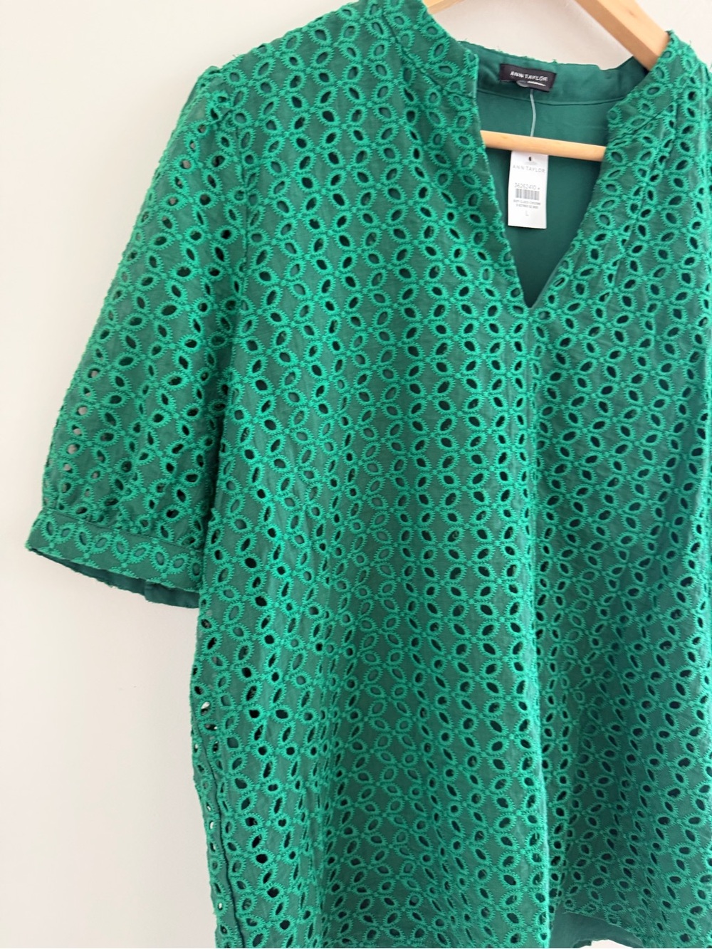 NWT Ann Taylor Womens L Green Eyelet Puff Sleeve Blouse Top Feminine Office Chic - Picture 7 of 9